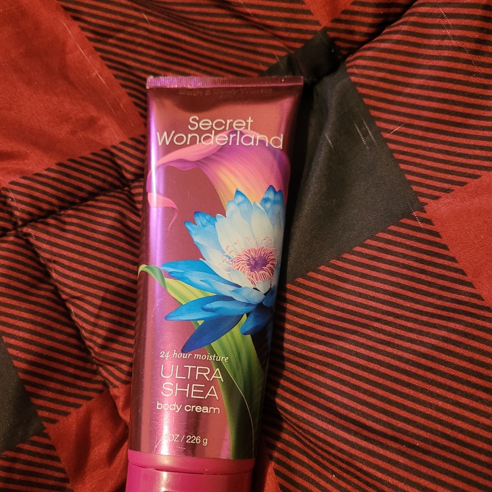 Bath and body works secret wonderland